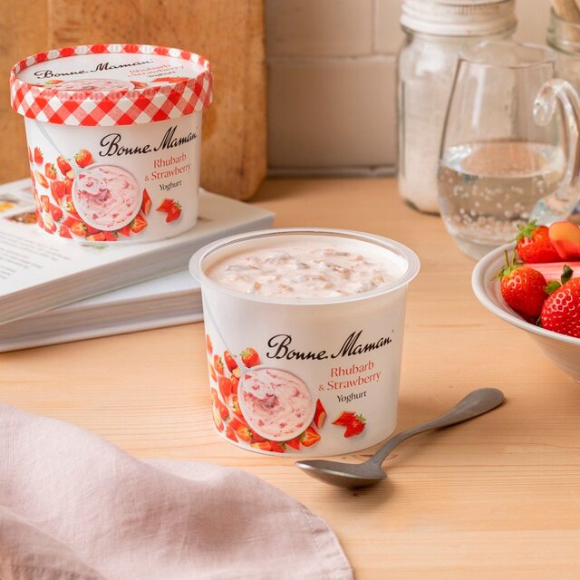 Bonne Maman Strawberry & Rhubarb Yoghurt thumbnail 2