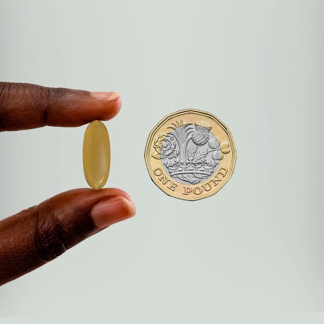 Seven Seas Omega-3 Fish Oil Extra Strength with Vitamin D 30 Capsules thumbnail 2