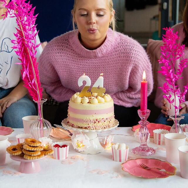 Talking Tables Number 2 Large Gold Candle thumbnail 2