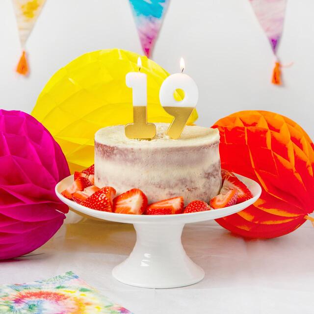 Talking Tables Number 9 Large Gold Candle thumbnail 2