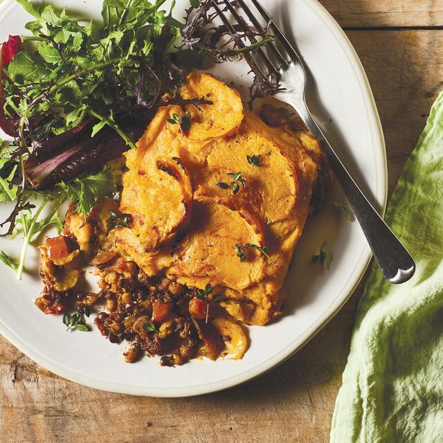 Daylesford Organic Lentil & Mushroom Sweet Potato Pie thumbnail 2