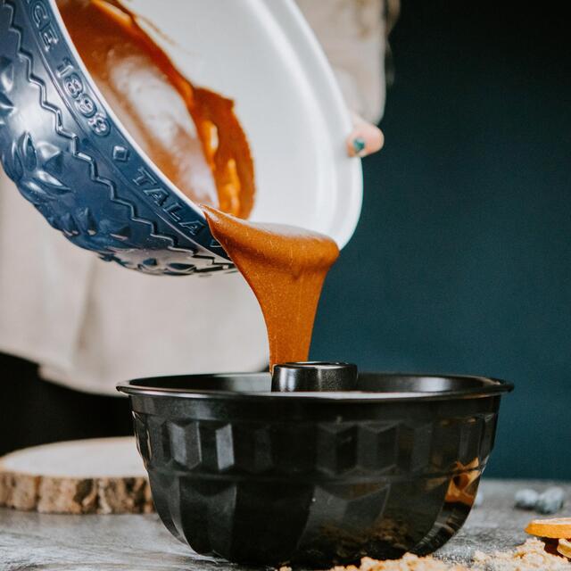 Tala Non-stick Decorative Cake Tin thumbnail 7