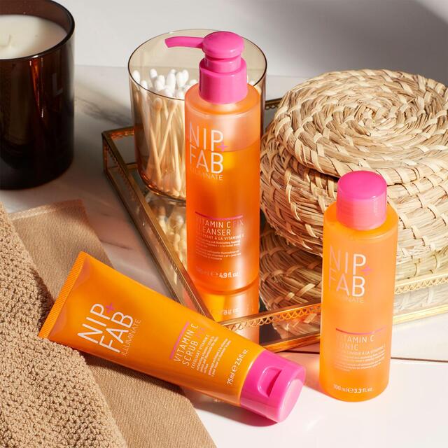 Nip+Fab Vitamin C Fix Facial Scrub thumbnail 5