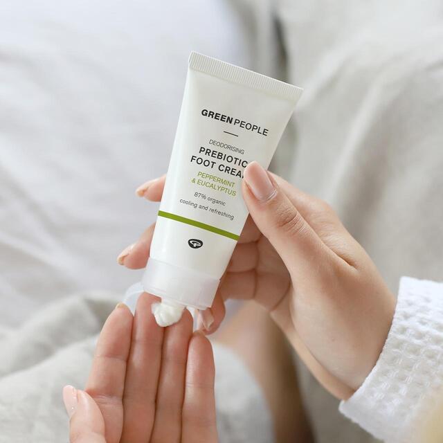 Green People Deodorising Prebiotic Foot Cream thumbnail 3