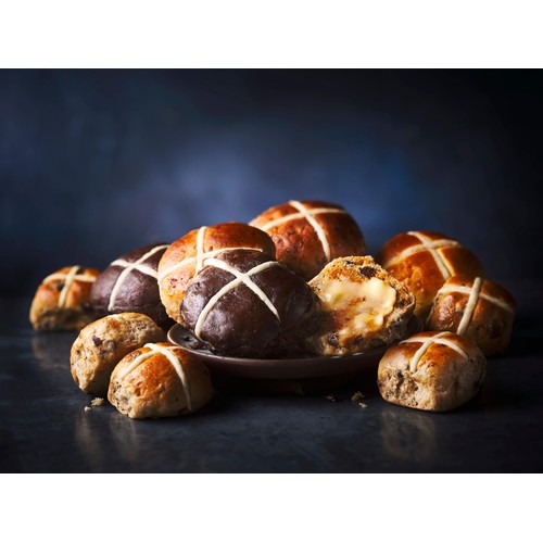 M&S 4 Extremely Cheesy Hot Cross Buns thumbnail 3