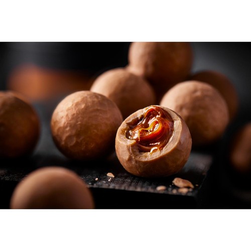 M&S Caramel Blond Salted Caramels thumbnail 3