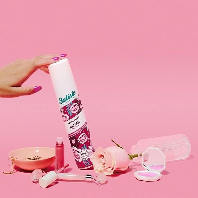 Batiste Dry Shampoo in Blush, Floral & flirty Fragrance thumbnail 3