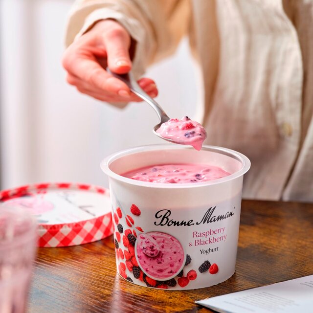 Bonne Maman Raspberry and Blackberry Yoghurt thumbnail 2