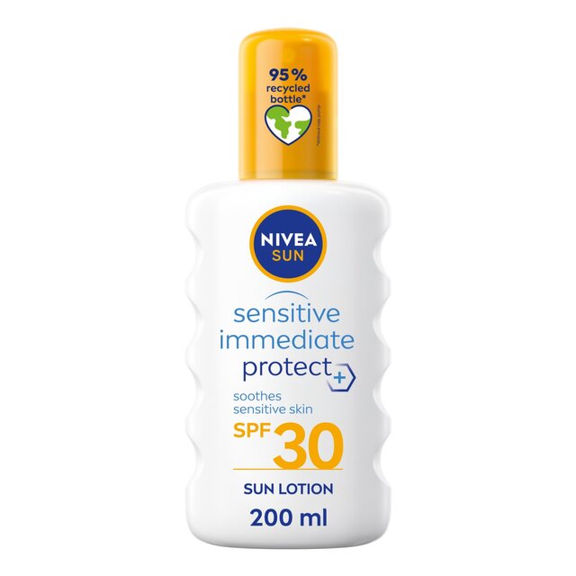 NIVEA SUN Sensitive SPF 30 Sun Lotion Spray thumbnail 2
