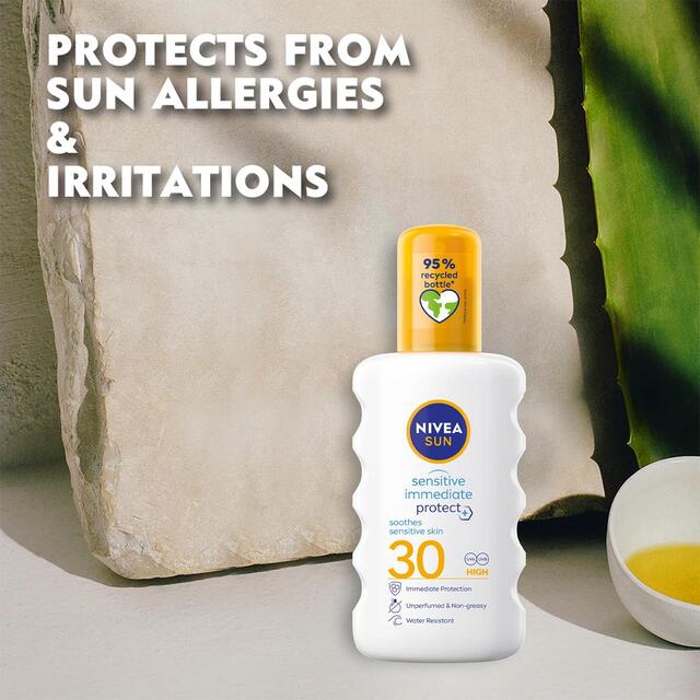 NIVEA SUN Sensitive SPF 30 Sun Lotion Spray thumbnail 4