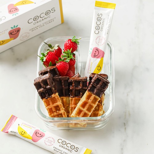 COCOS Organic Strawberry and Banana Coconut Yoghurt Tubes thumbnail 3
