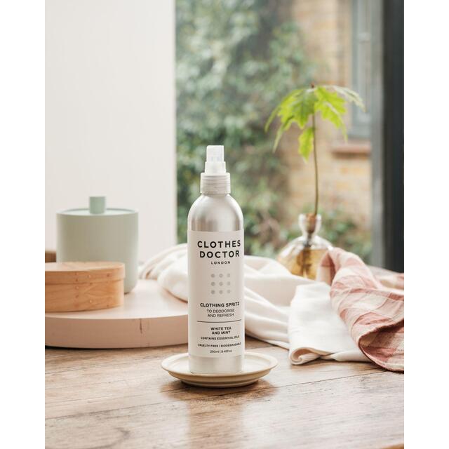 Clothes Doctor Deodorising Clothing Spritz thumbnail 4