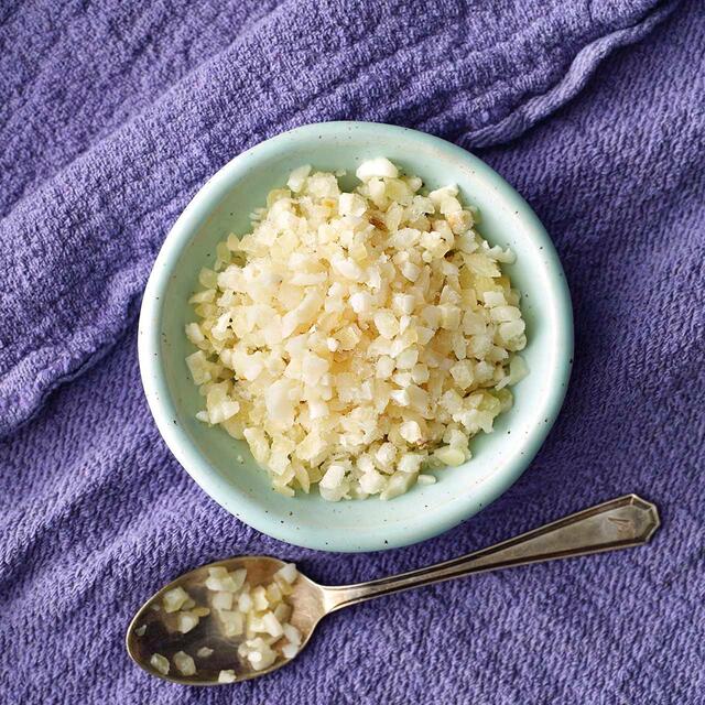 Ocado Frozen Chopped Garlic thumbnail 3