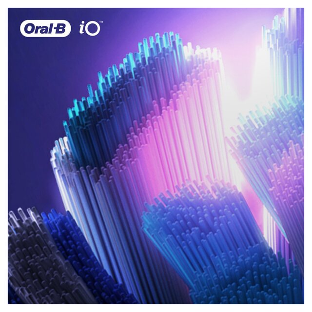 Oral-B iO Ultimate Clean White Electric Toothbrush Heads thumbnail 3