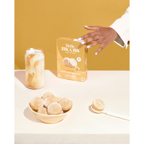 Little Moons Golden Blond Chocolate Mochi Ice Cream  thumbnail 5