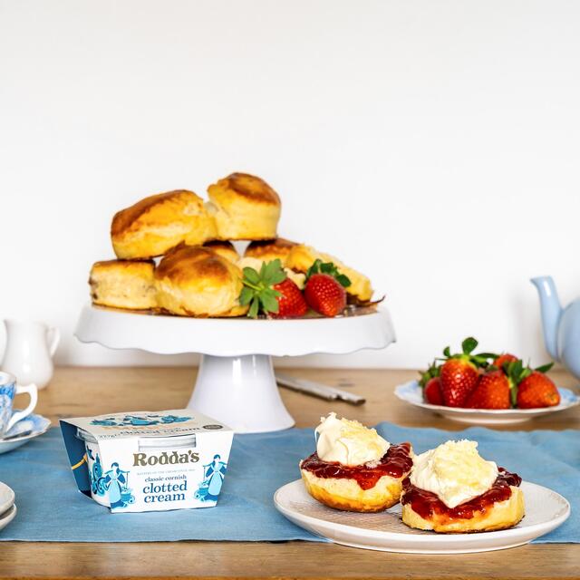Rodda's Cornish Clotted Cream thumbnail 3