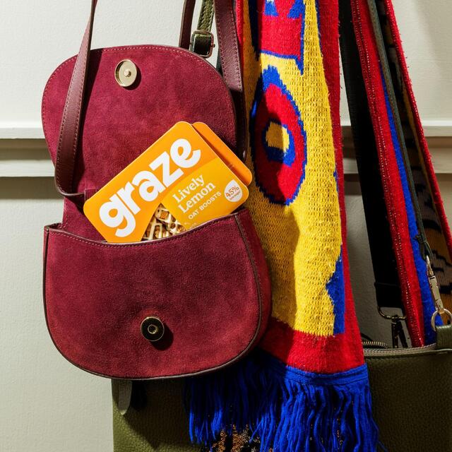 Graze Lively Lemon Snack Bars Wholegrain Oats thumbnail 3