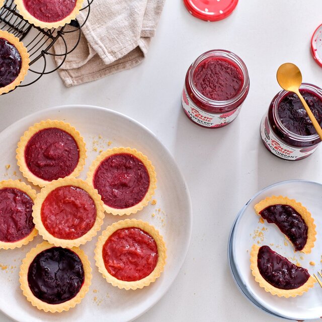 Fearne & Rosie Blackcurrant Jam 70% Fruit thumbnail 3