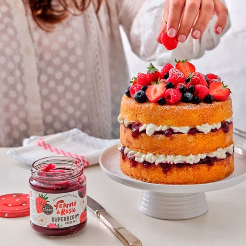 Fearne & Rosie Superberry Jam 70% Fruit thumbnail 4