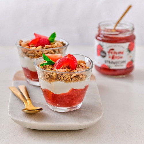 Fearne & Rosie Strawberry Jam 70% Fruit thumbnail 5