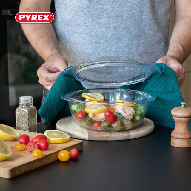 Pyrex Round Casserole 2.1L thumbnail 5