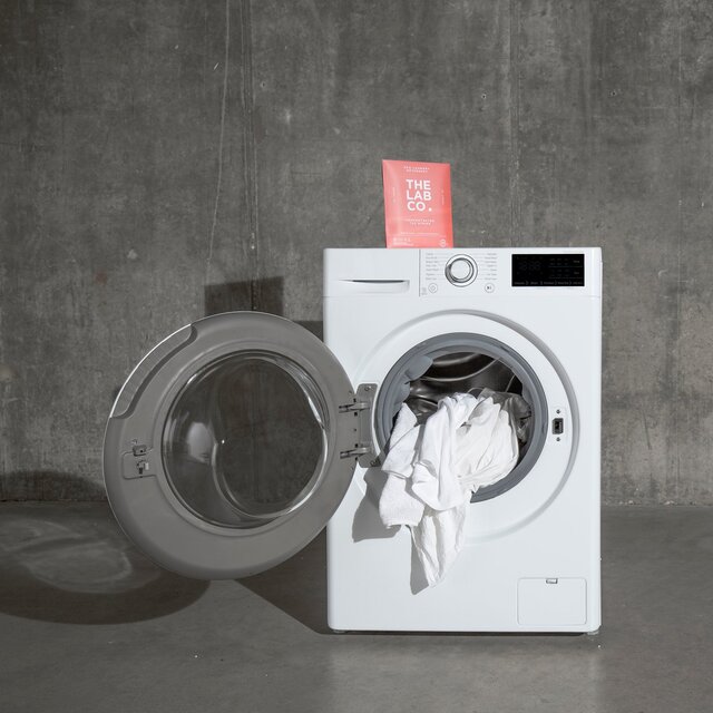 The Lab Co. Laundry Detergent Sheets Non Bio Energising Scent 32 Loads thumbnail 5