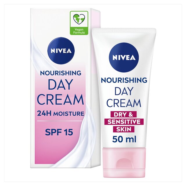 NIVEA Day Cream Face Moisturiser for Dry & Sensitive Skin SPF15