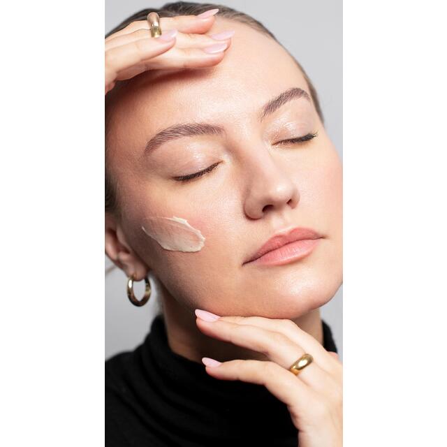 Antipodes Avocado Pear Collagen-Boosting Night Cream thumbnail 4