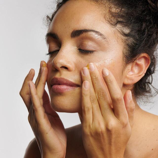 Balance Me Super Berry Cleansing Balm thumbnail 4