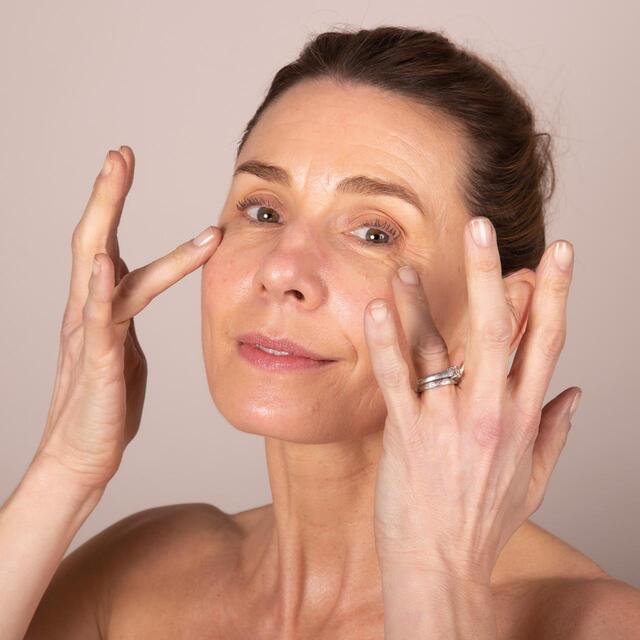 Balance Me Vitamin C Brightening Eye Serum thumbnail 4