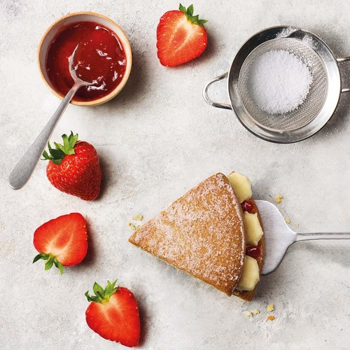 M&S Plant Kitchen Victoria Sponge Cake thumbnail 4
