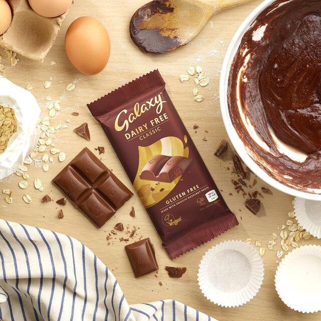 Galaxy Vegan Dairy Free Smooth Classic Chocolate thumbnail 3