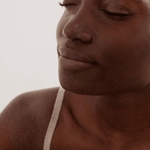 Balance Me Hyaluronic Plumping Mist thumbnail 4