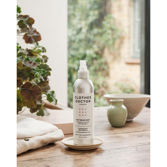 Clothes Doctor Knitwear Mist - Cedarwood & Vanilla thumbnail 4