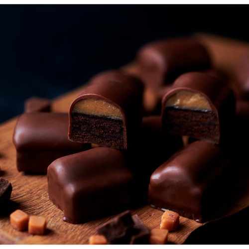 Mr Kipling Signature Chocolate Caramel Brownie Bites thumbnail 6