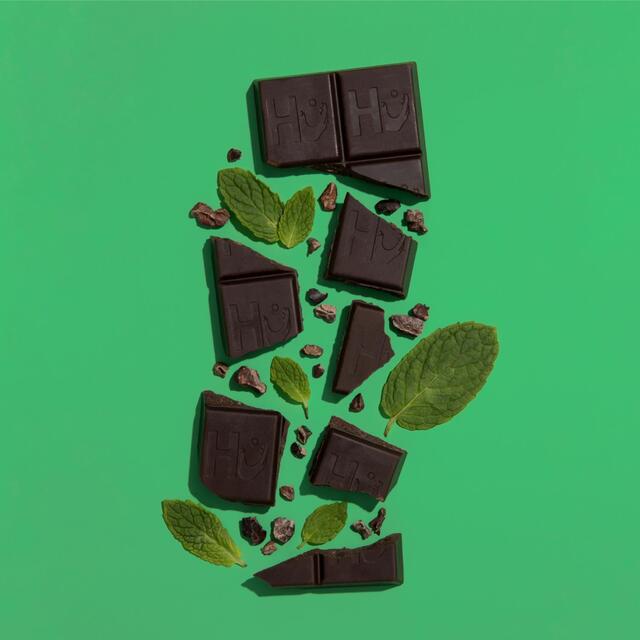 Hu Crunchy Mint Dark Chocolate thumbnail 2