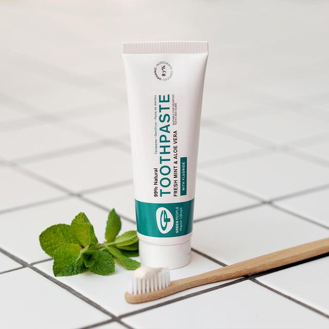 Green People Fresh Mint & Aloe Vera Fluoride Toothpaste thumbnail 2