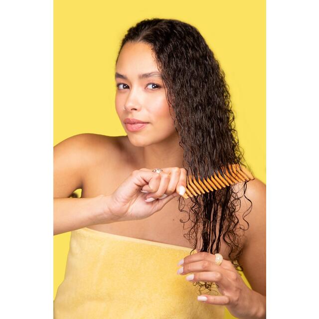 Umberto Giannini Banana Coconut De-Tangler thumbnail 3