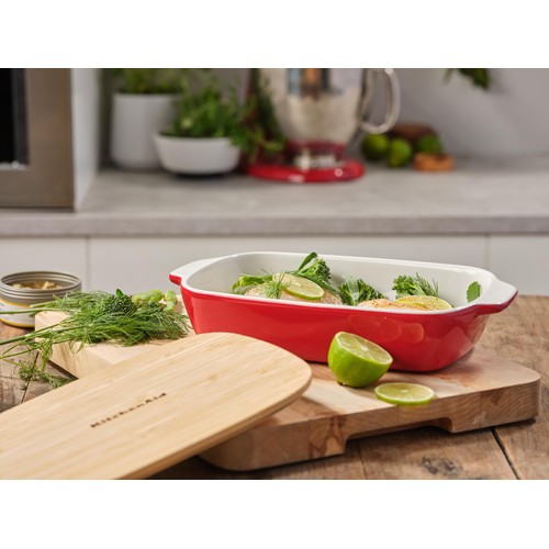 KitchenAid Empire Red Medium 26cm Stoneware Dish with Bamboo Lid thumbnail 9