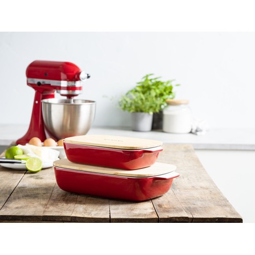 KitchenAid Empire Red Large 32cm Stoneware Rectangular Dish with Bamboo Lid thumbnail 6