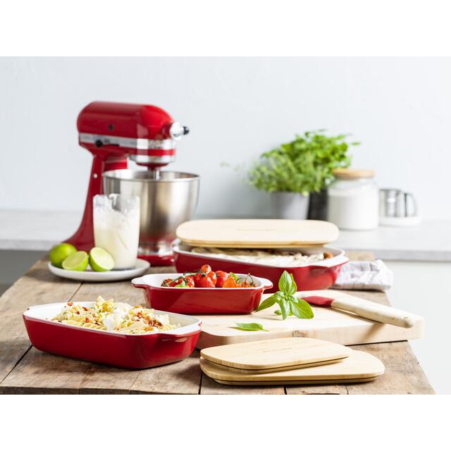 KitchenAid Empire Red Large 32cm Stoneware Rectangular Dish with Bamboo Lid thumbnail 8