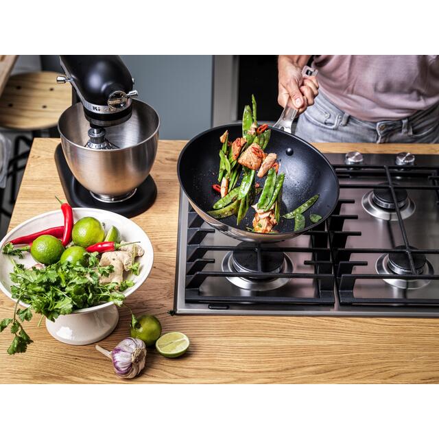 KitchenAid Stainless Steel Ceramic Non-Stick 28cm/3.6 Litre Wok thumbnail 4