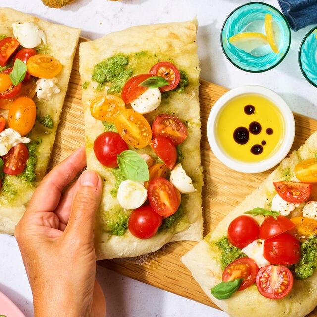 Dell'Ugo Italian Pinsa with Garlic Oil thumbnail 3