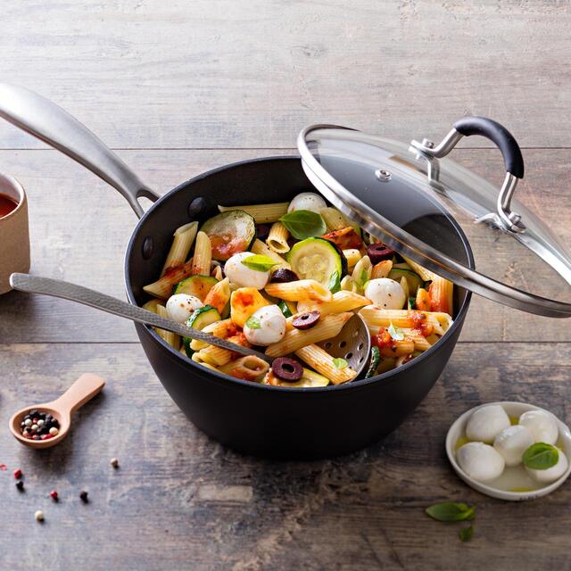 Pyrex Zero Scratch Saucepan & Lid 16cm thumbnail 3