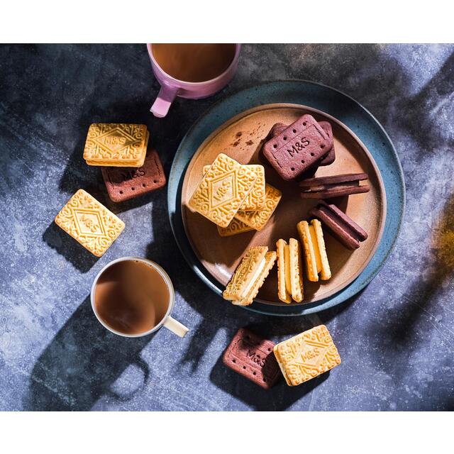 M&S Extra Cream Bourbon Creams thumbnail 2