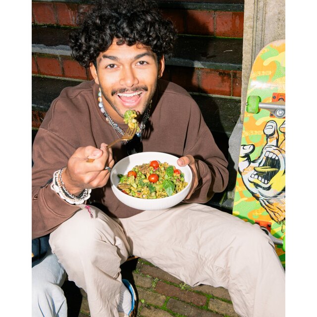 Lazy Vegan Pasta al Pesto Ready Meal thumbnail 5