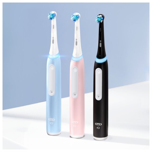 Oral-B iO3 Pink Electric Toothbrush + Travel Case thumbnail 5