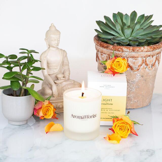 AromaWorks Candle Mandarin & Vetivert thumbnail 3