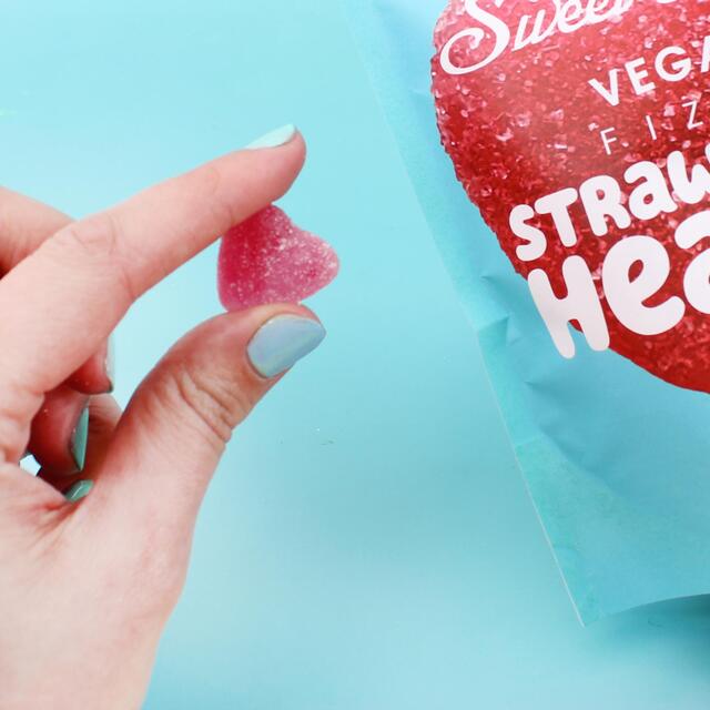 Sweet Lounge Vegan Fizzy Strawberry Hearts thumbnail 2