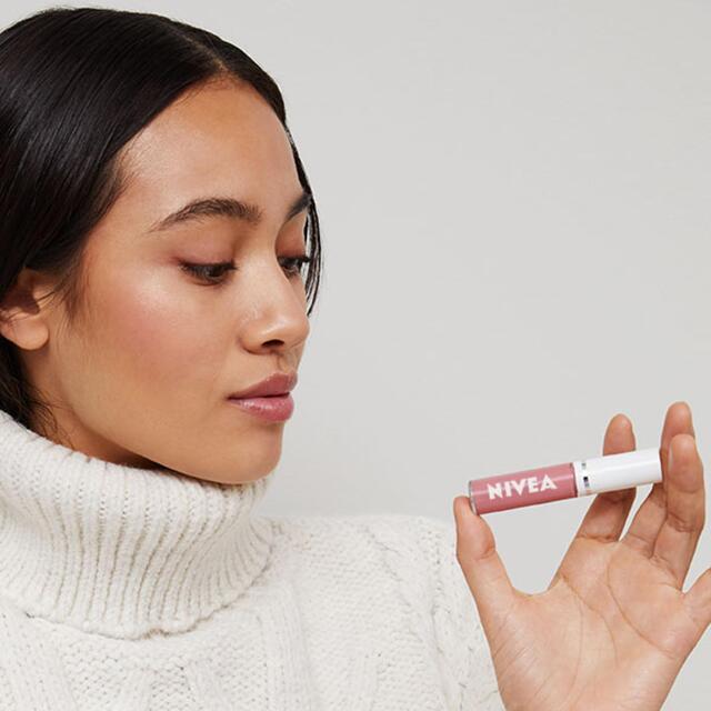 NIVEA Caring Rose Lip Oil thumbnail 3